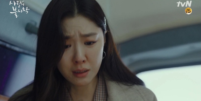 "Crash Landing On You" tập cuối: Kết th&uacute;c vi&ecirc;n m&atilde;n cho Son Ye Jin - Hyun Bin, m&atilde;n nguyện cảnh h&ocirc;n l&atilde;ng mạn của đ&ocirc;i trẻ - Ảnh 2.