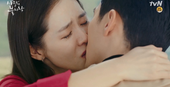 &quot;Crash Landing On You&quot; tập cuối: Kết thúc viên mãn cho Son Ye Jin - Hyun Bin, mãn nguyện cảnh hôn lãng mạn của đôi trẻ - Ảnh 9.