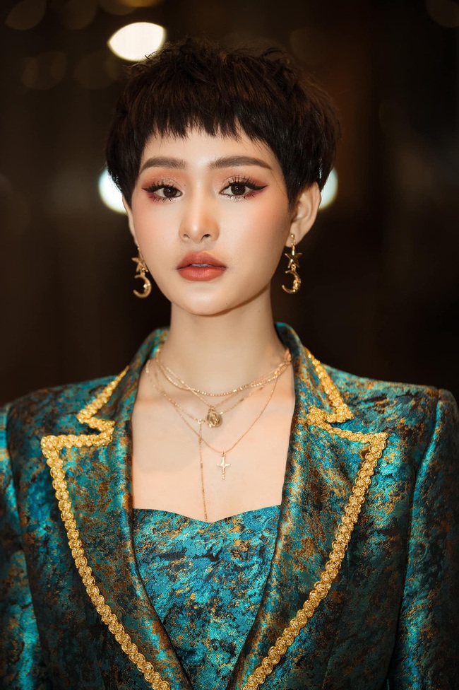 Hiền Hồ: Từ cô gái bị Tóc Tiên bỏ rơi ở The Voice đến mỹ nữ tạo hit của showbiz, khiến Trường Giang - Trấn Thành mê mẩn - Ảnh 9. Hiền Hồ: Từ cô gái bị Tóc Tiên bỏ rơi ở The Voice đến mỹ nữ tạo hit của showbiz, khiến Trường Giang - Trấn Thành mê mẩn - Ảnh 9.