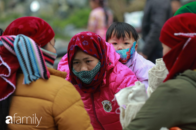 Chùm ảnh hiếm hoi xảy ra tại Hà Giang, khi người ở vùng núi cao cũng bắt đầu đeo khẩu trang cả ngày lẫn đêm kể từ lúc virus Covid-19 bùng phát  - Ảnh 7.