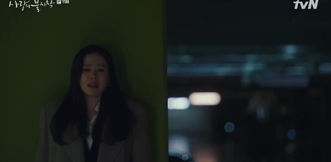 &quot;Crash Landing On You&quot; tập 11: Son Ye Jin bị truy sát, Hyun Bin hóa anh hùng giải cứu &quot;chị đẹp&quot; - Ảnh 13.