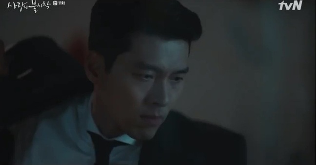 &quot;Crash Landing On You&quot; tập 11: Son Ye Jin bị truy sát, Hyun Bin hóa anh hùng giải cứu &quot;chị đẹp&quot; - Ảnh 3.