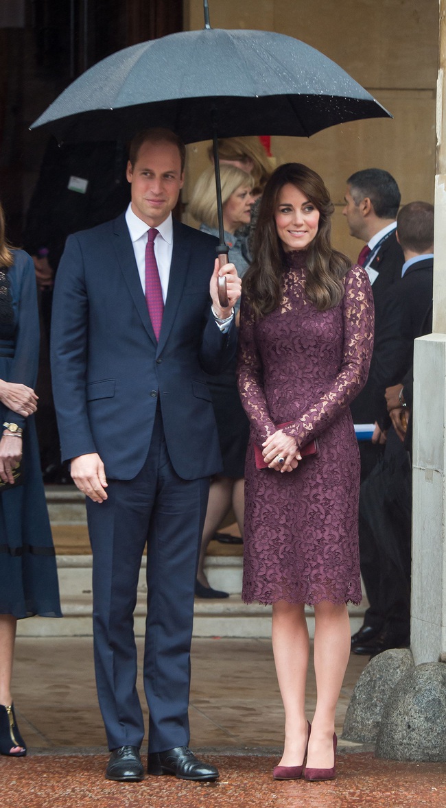 Đến chuyện diện đồ xuyệt tông với chồng mà Kate Middleton cũng tinh tế hết mực, quả không hổ danh là Công nương quốc dân - Ảnh 3.