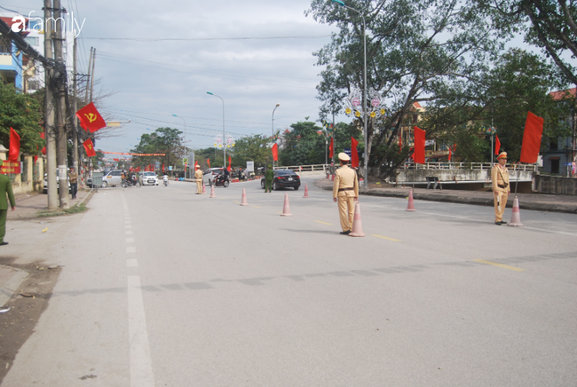 CSGT phòng, chống dịch bệnh Corona: Mỗi ống thổi chỉ sử dụng một lần - Ảnh 3.