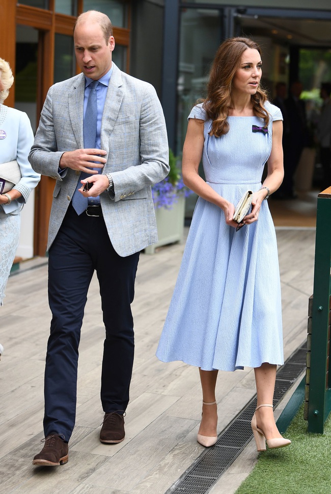 Đến chuyện diện đồ xuyệt t&ocirc;ng với chồng m&agrave; Kate Middleton cũng tinh tế hết mực, quả kh&ocirc;ng hổ danh l&agrave; C&ocirc;ng nương quốc d&acirc;n - Ảnh 5.