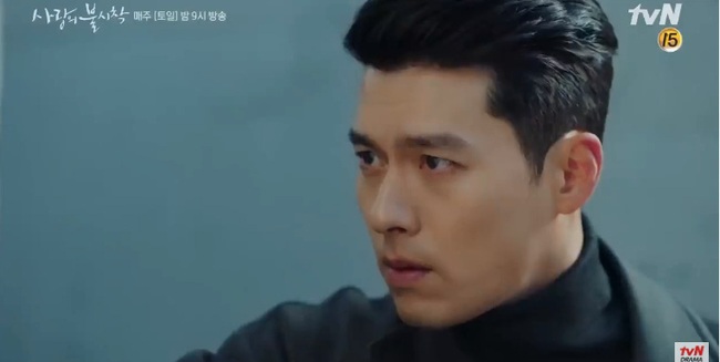 &quot;Crash Landing On You&quot; tập 13: Hyun Bin ghen nổ mắt vì Son Ye Jin bất ngờ có &quot;trai lạ&quot; tán tỉnh? - Ảnh 8.