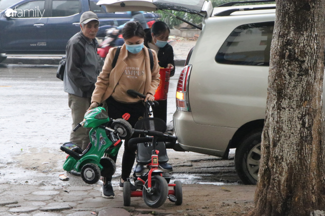 Hà Nội: Nhiều gia đình loay hoay lên phương án trông con khi có thông báo nghỉ học để phòng, chống dịch bệnh viêm đường hô hấp cấp do virus Corona  - Ảnh 4.