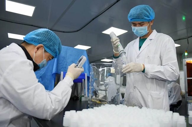 Chuyên gia y tế tại Hong Kong cho biết: Số lượng người bị nhiễm bệnh ở tâm chấn Vũ Hán có thể chỉ là "phần nổi của tảng băng trôi" - Ảnh 3. Chuyên gia y tế tại Hong Kong cho biết: Số lượng người bị nhiễm bệnh ở tâm chấn Vũ Hán có thể chỉ là "phần nổi của tảng băng trôi" - Ảnh 3.