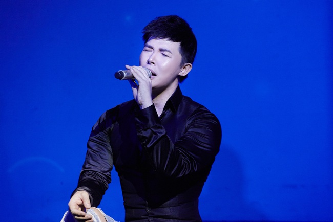 Nathan Lee lưu loát 5 ngoại ngữ, hát 20 ca khúc trong đêm nhạc đầu năm mới  - Ảnh 12.