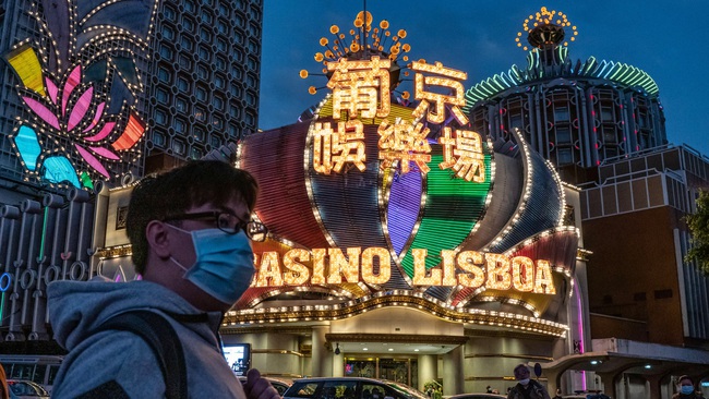 Giữa tâm đại dịch virus corona, &quot;thánh địa&quot; sòng bạc Macao từng tấp nập khách du lịch giờ đây như thành phố &quot;ma&quot; lạnh lẽo và vắng bóng người - Ảnh 2.