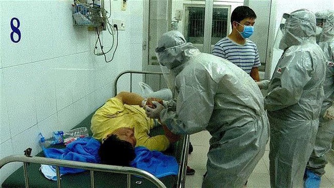 Thứ trưởng Bộ Y tế Nguyễn Thanh Long: Tất cả trường hợp mắc bệnh do virus corona gây ra sẽ được điều trị miễn phí - Ảnh 1.