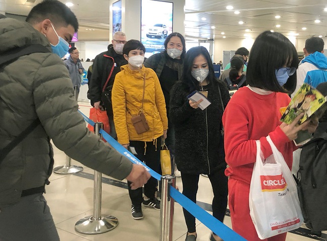 Chuy&ecirc;n gia h&agrave;ng đầu Trung Quốc cảnh b&aacute;o 3 th&oacute;i quen ăn uống tai hại sẽ l&agrave;m suy giảm khả năng miễn dịch, ph&ograve;ng chống virus! - Ảnh 1.