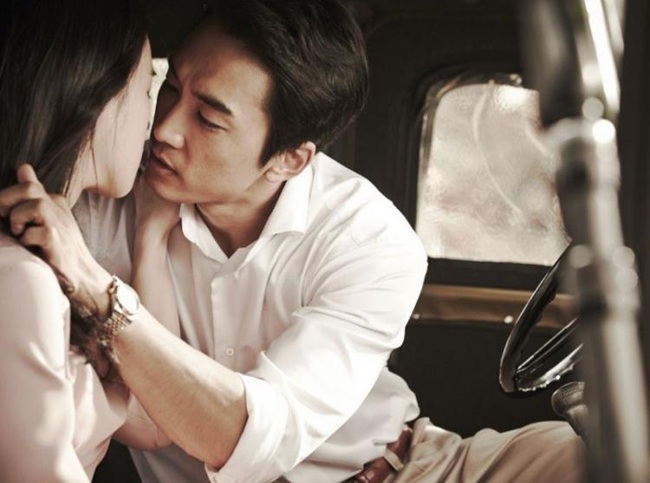 Yêu nhau 7 năm với "anh trai một lần đò" rồi đến ngày anh ta mắt đỏ hoe xin đêm cuối vì "vợ cũ anh dọa tự tử nếu anh không quay lại" - Ảnh 1. Yêu nhau 7 năm với "anh trai một lần đò" rồi đến ngày anh ta mắt đỏ hoe xin đêm cuối vì "vợ cũ anh dọa tự tử nếu anh không quay lại" - Ảnh 1.