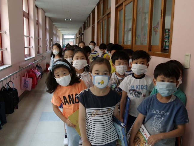 Virus corona Vũ Hán có thể sớm được tuyên bố là đại dịch và đây là cách thế giới xử lý các vụ dịch toàn cầu trong  quá khứ  - Ảnh 7.
