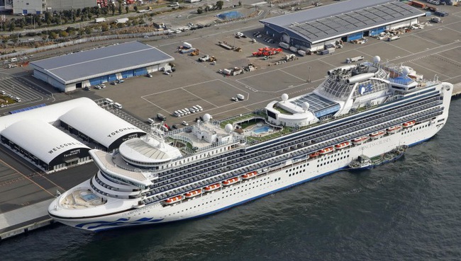 Nhật Bản xác nhận thêm 41 trường hợp nhiễm virus corona trên du thuyền 3.700 người - Ảnh 1.