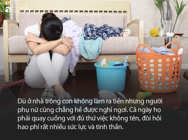 Người phụ nữ bán quán ăn đêm có đeo một chiếc &quot;túi&quot; đen lớn trước ngực, khách hàng sau khi biết thứ ở trong đó đều nhiệt tình mua thêm đồ - Ảnh 3.