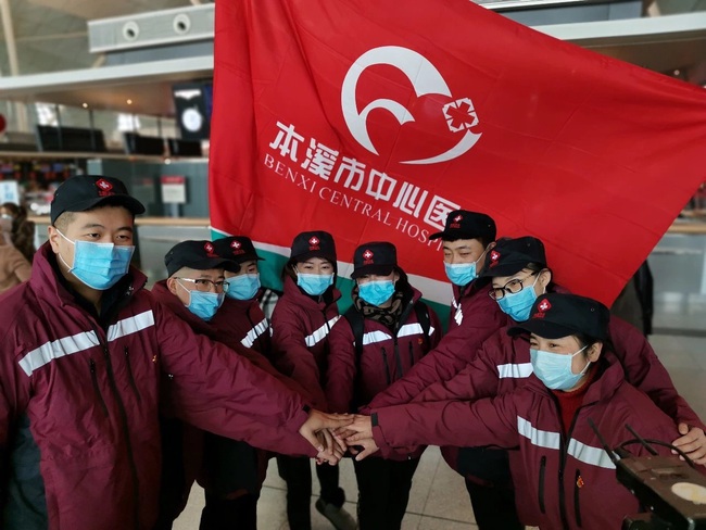Hơn 1000 nhân viên y tế khắp Trung Quốc đã đến &quot;tiếp viện&quot; cho Vũ Hán khi bệnh viện chuyên trị corona thứ 2 chính thức tiếp nhận bệnh nhân - Ảnh 9.