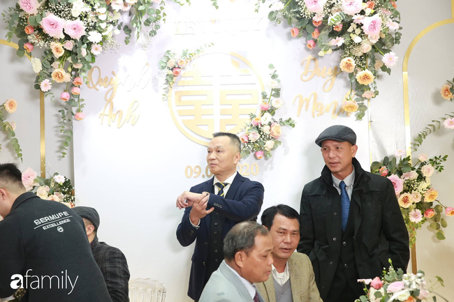 Những hình ảnh đầu tiên từ đám cưới Duy Mạnh - Quỳnh Anh: Nhà gái tấp nập chuẩn bị chờ đón dâu, nhà trai có cả mẹ Văn Hậu, Đức Huy - Ảnh 8.