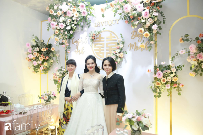 Trực tiếp đám cưới Duy Mạnh - Quỳnh Anh: Cô dâu mặc váy cưới lộng lẫy xuất hiện, chờ chú rể tới đón - Ảnh 14.