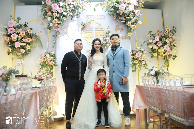 Trực tiếp đám cưới Duy Mạnh - Quỳnh Anh: Cô dâu mặc váy cưới lộng lẫy xuất hiện, chờ chú rể tới đón - Ảnh 15. Trực tiếp đám cưới Duy Mạnh - Quỳnh Anh: Cô dâu mặc váy cưới lộng lẫy xuất hiện, chờ chú rể tới đón - Ảnh 15.