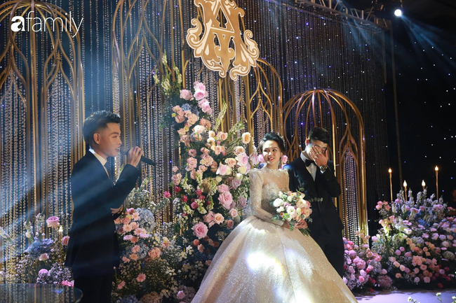 Trực tiếp lễ cưới hoành tráng của Duy Mạnh - Quỳnh Anh: Cô dâu Quỳnh Anh khóc khi được bố trao tay cho chú rể, phần lễ được bảo mật tuyệt đối - Ảnh 37.