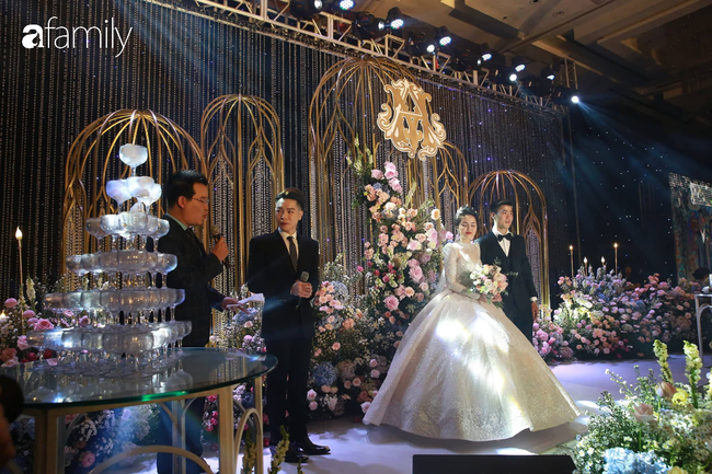 Trực tiếp lễ cưới hoành tráng của Duy Mạnh - Quỳnh Anh: Cô dâu Quỳnh Anh khóc khi được bố trao tay cho chú rể, phần lễ được bảo mật tuyệt đối - Ảnh 38.