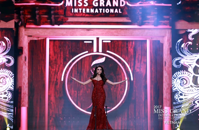 Huyền My khép lại cái kết đẹp cho phần trình diễn áo tắm Miss Grand International 2017 - Ảnh 42.