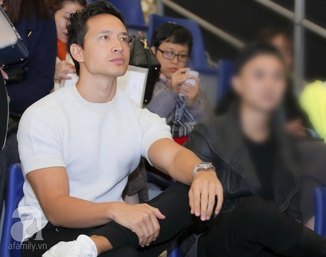 H&ocirc;̀ Ngọc Hà ngại ngùng từ ch&ocirc;́i khi fan đ&ecirc;̀ nghị Kim Lý l&ecirc;n s&acirc;n kh&acirc;́u di&ecirc;̃n cùng - Ảnh 7.