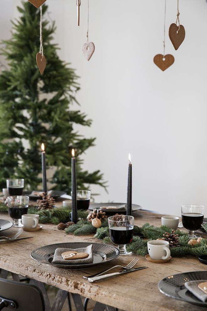 Trang trí bàn ăn thật lung linh và ấm cúng cho đêm Giáng sinh an lành - Ảnh 17.