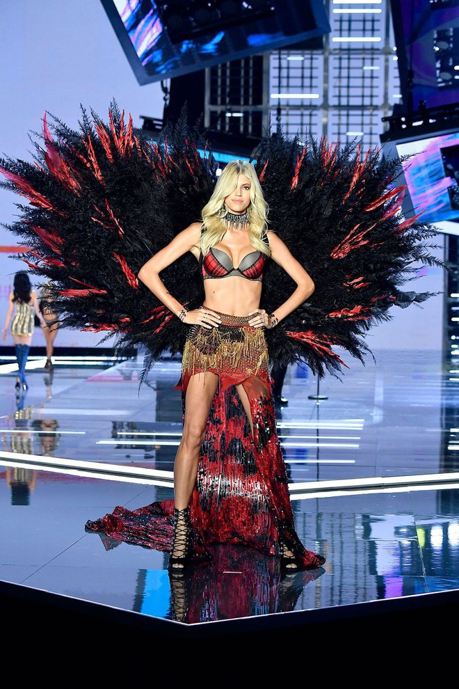 Victorias Secret show 2017 chính thức diễn ra: Các thiên thần sải bước đẹp xuất sắc tựa nữ thần - Ảnh 7.