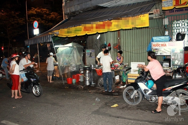 4 quán vỉa hè ngon nức tiếng dành cho hội cú đêm Sài Gòn - Ảnh 1.
