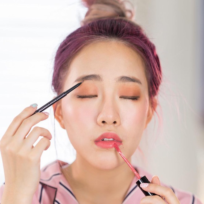 Chuyên gia makeup chỉ ra những lỗi khi trang điểm mắt mà các nàng thường mắc phải - Ảnh 1.