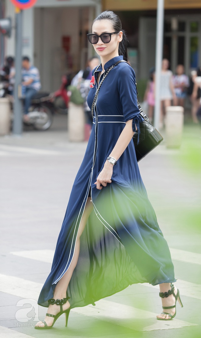 Street style cuối tuần: Quý cô hai miền - người lấp ló chân thon dài, người khoe vai trần cá tính - Ảnh 10.