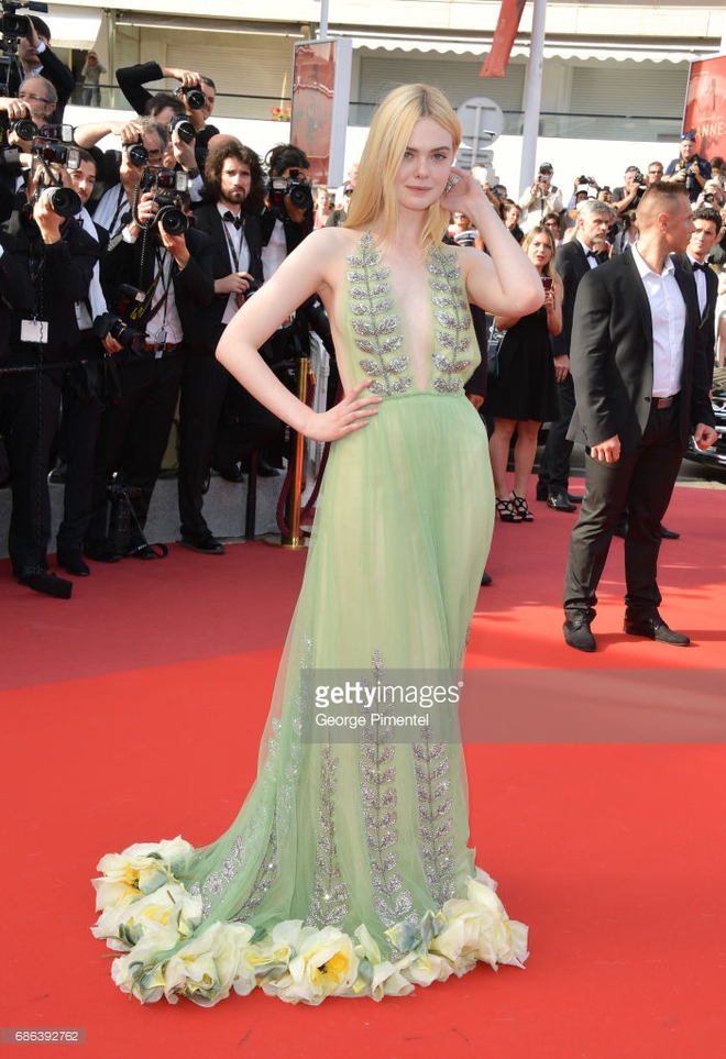 Elle Fanning diện váy hoa Gucci đẹp tựa tiên nữ giáng trần trên thảm đỏ Cannes ngày thứ 5 - Ảnh 3.