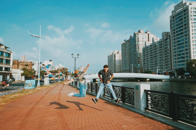 Cặp đôi Thái Trinh - Quang Đăng khoe ảnh khóa môi nồng nàn ở Đài Loan - Ảnh 1. Cặp đôi Thái Trinh - Quang Đăng khoe ảnh khóa môi nồng nàn ở Đài Loan - Ảnh 1.