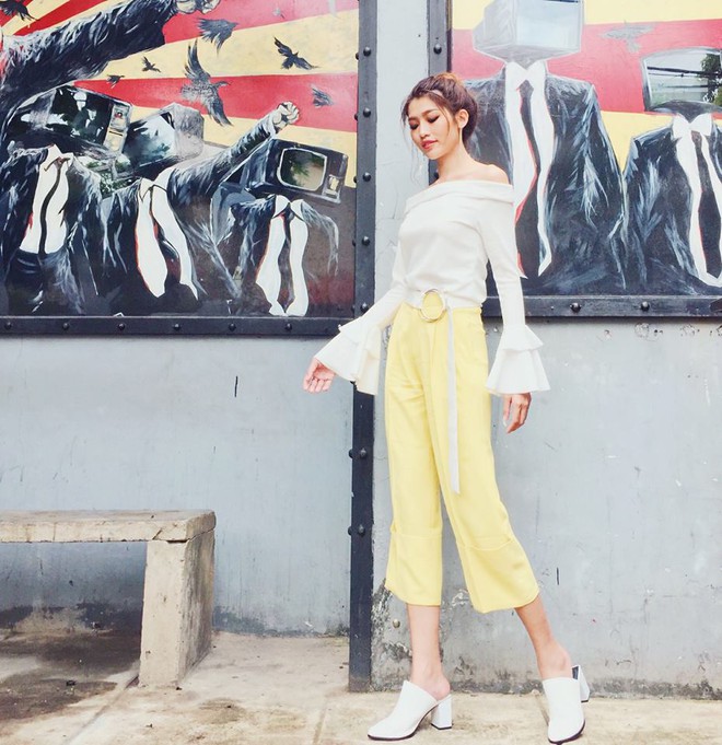 Ngọc Trinh khoe lưng trần mướt mắt ai nhìn cũng mê, Phạm Hương lại trung thành với style kín cổng cao tường suốt tuần qua - Ảnh 14.