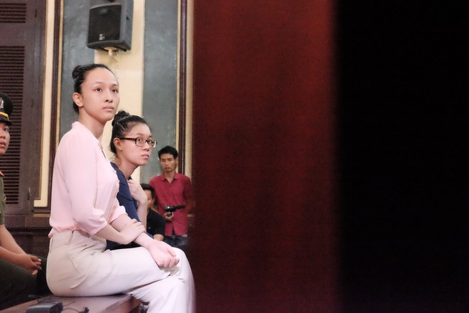 Những điểm nổi bật tại phiên xét xử hoa hậu Trương Hồ Phương Nga bị đại gia tố lừa đảo 16,5 tỷ đồng - Ảnh 9.