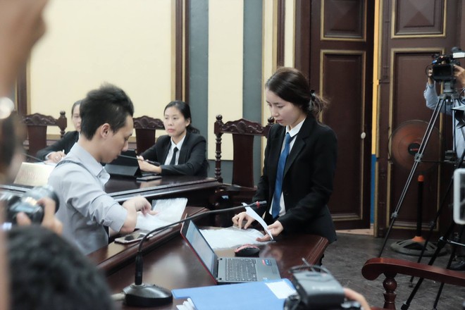 Vụ lừa đảo 16,5 tỷ đồng: Đối chất gay cấn giữa nhân chứng bí ẩn Nguyễn Mai Phương và những người liên quan tại Tòa - Ảnh 29.