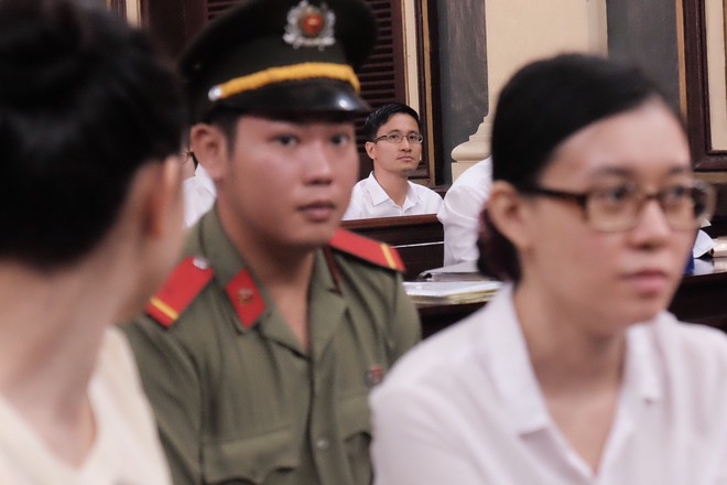 Vụ lừa đảo 16,5 tỷ đồng: Đối chất gay cấn giữa nhân chứng bí ẩn Nguyễn Mai Phương và những người liên quan tại Tòa - Ảnh 33.