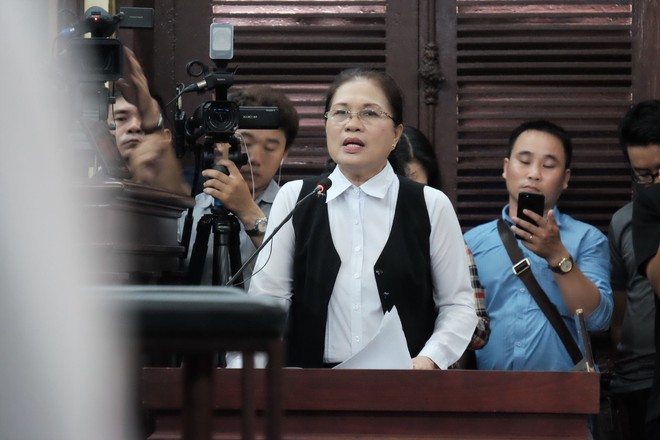 Vụ lừa đảo 16,5 tỷ đồng: Đối chất gay cấn giữa nhân chứng bí ẩn Nguyễn Mai Phương và những người liên quan tại Tòa - Ảnh 28.