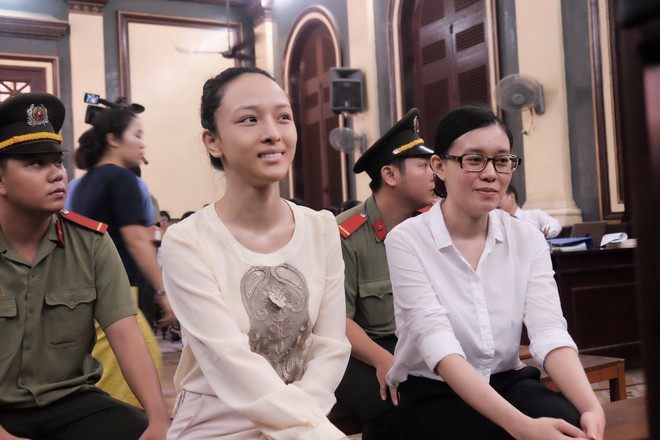 Vụ lừa đảo 16,5 tỷ đồng: Đối chất gay cấn giữa nhân chứng bí ẩn Nguyễn Mai Phương và những người liên quan tại Tòa - Ảnh 20.