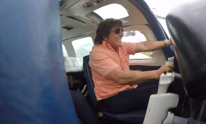 Tom Cruise v&agrave; những lần lăn xả khiến kh&aacute;n giả phục s&aacute;t đất - Ảnh 5.