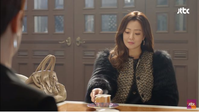 Điều gì ở Kim Hee Sun khiến Kim Sun Ah luôn nhìn cô bằng ánh mắt ngưỡng mộ? - Ảnh 7.
