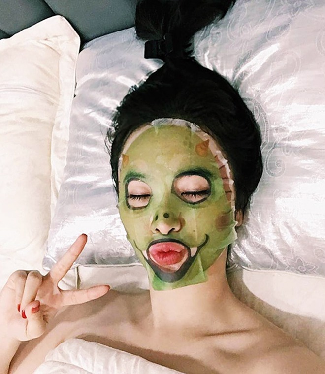 Loạt người đẹp Châu Á sử dụng mặt nạ giấy như 1 bước chăm sóc da hàng ngày - Ảnh 22.