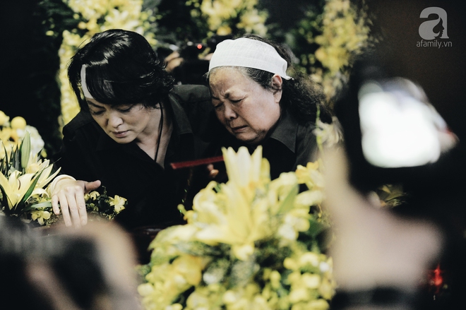 Những hình ảnh xúc động trong lễ tang nhà giáo Văn Như Cương - Ảnh 1.