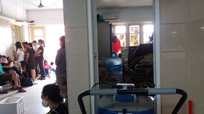 Cháy tại phòng thu tiền Khoa khám bệnh của bệnh viện Bạch Mai: Bệnh nhân đi khám chuyển các khoa khác - Ảnh 7.