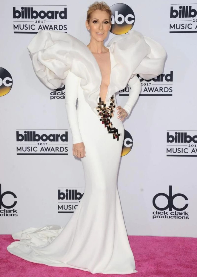 Cận kề tuổi 50 Diva Céline Dion mới lột xác phong cách khiến giới mộ điệu toàn cầu kiêng nể - Ảnh 2.