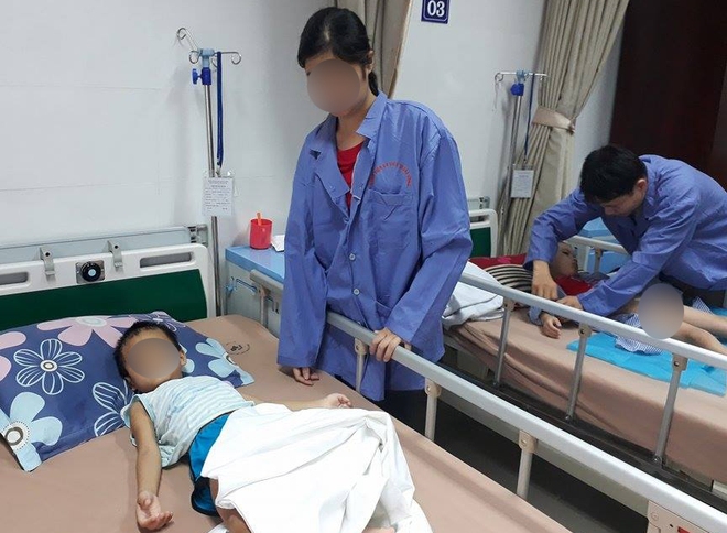 Cha mẹ các bé trai bị sùi mào gà vì đi cắt bao quy đầu: Chủ phòng khám chỉ dùng 1 chiếc kéo duy nhất - Ảnh 3.