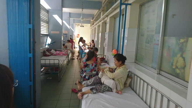 TP.HCM: Hai bé trai bất ngờ thiếu máu vì sốt rét rất nặng phải nhập viện cấp cứu - Ảnh 1.