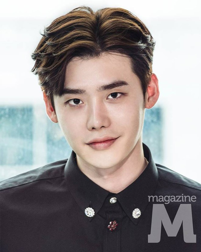 Phim mới của Lee Jong Suk, Jang Dong Gun thống trị phòng vé, dàn sao điển trai ngời ngời trên tạp chí - Ảnh 7.